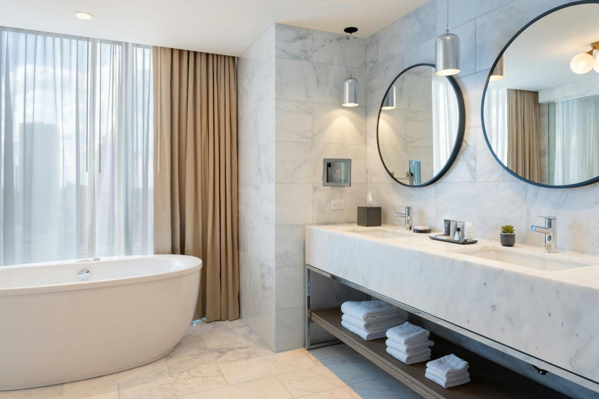Jw Marriott Tampa Water Street Hotel Exterior photo